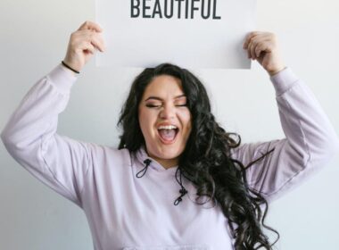 Ukrywanie odstającego brzucha